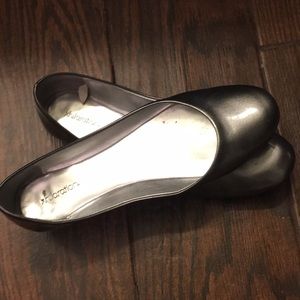 Xhilaration Flat metallic shoes.